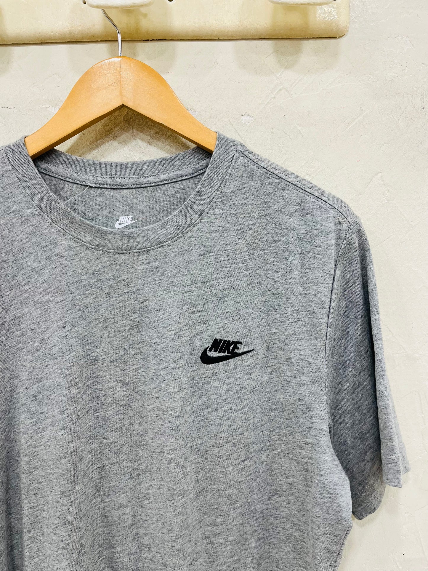 T.M NIKE TEE SHIRT GRIS