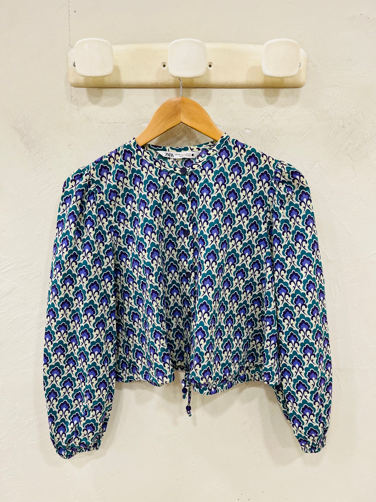 ZARA BLOUSE MOTIFS T.34