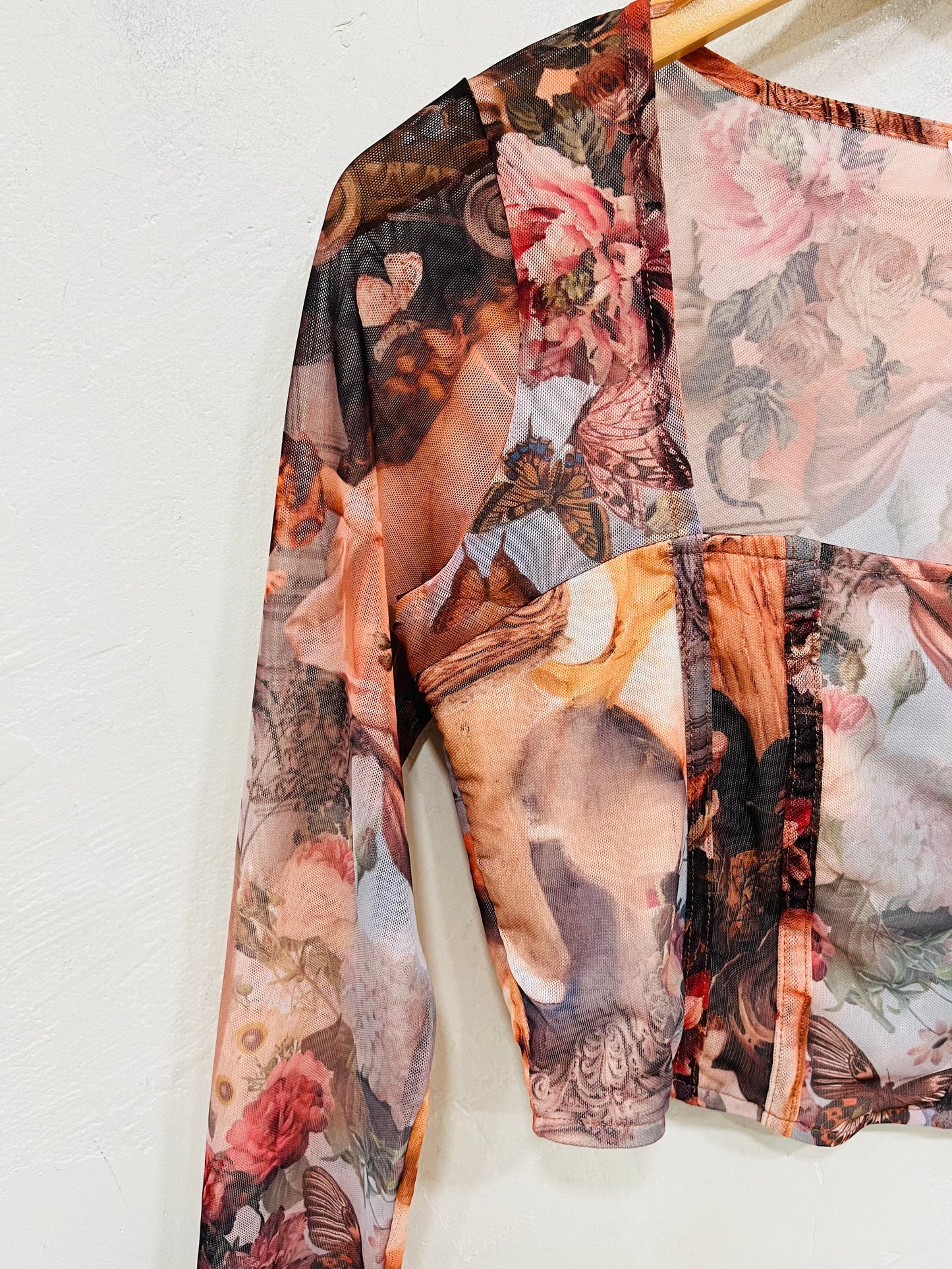 BERSHKA HAUT BAROQUE T.40